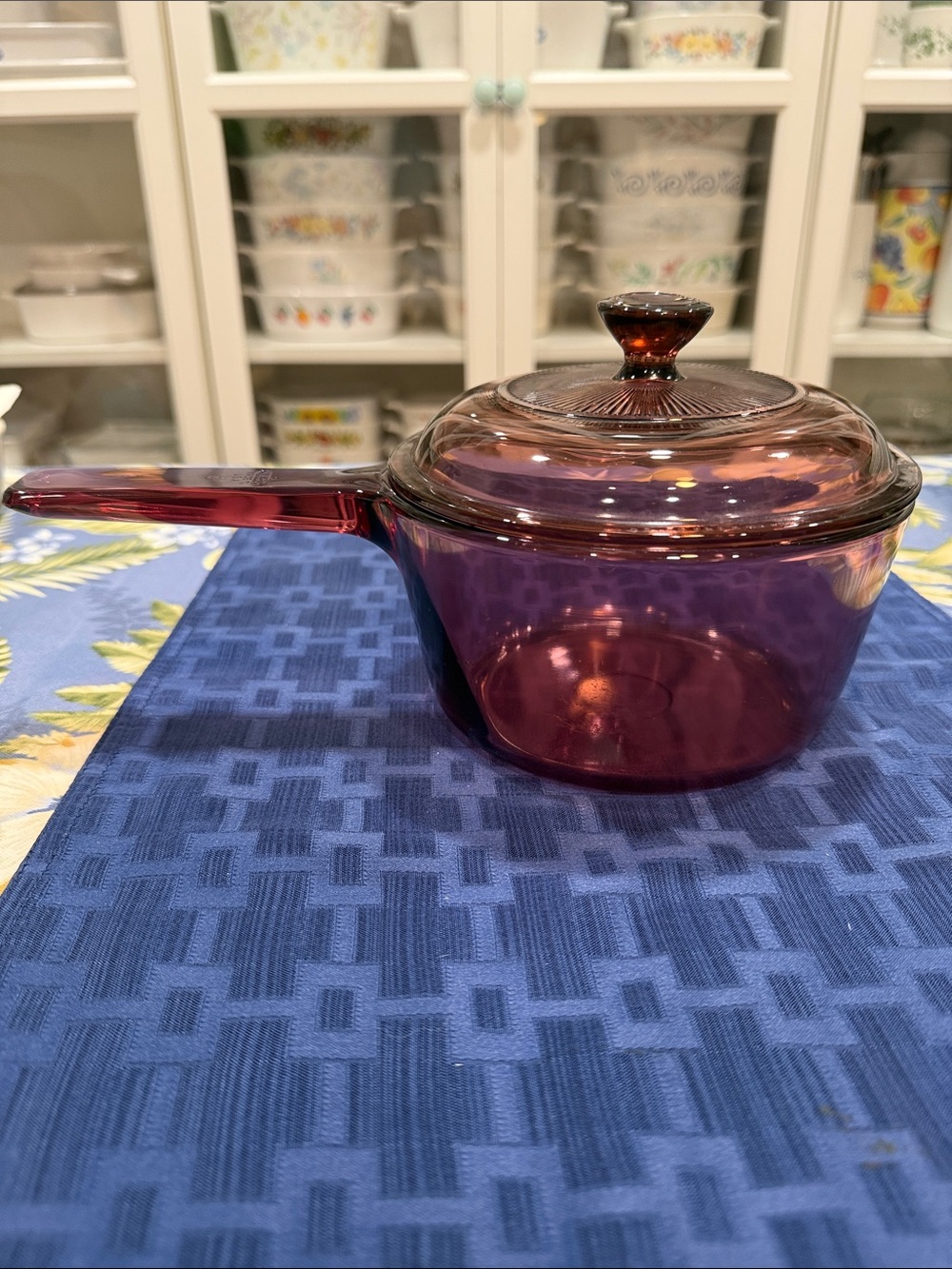 Pyrex Cranberry Glass Vision Saucepan 1 Liter with Lid - Picture 2 of 10